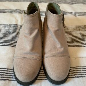 Classy Sorel canvas/Suede Ankle Boots